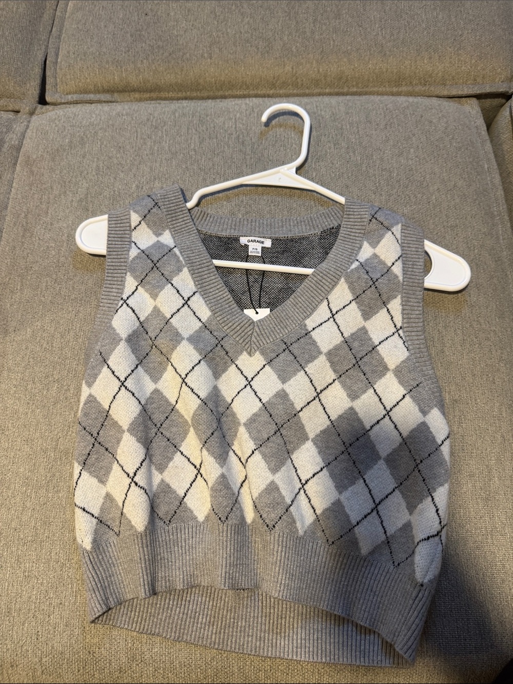 Argyle V-Neck Sweater Vest - Gray and White